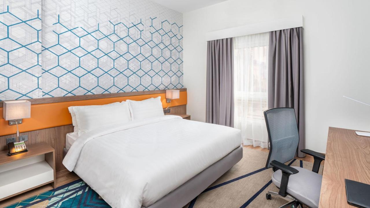 Holiday Inn Tabuk By Ihg Exterior photo