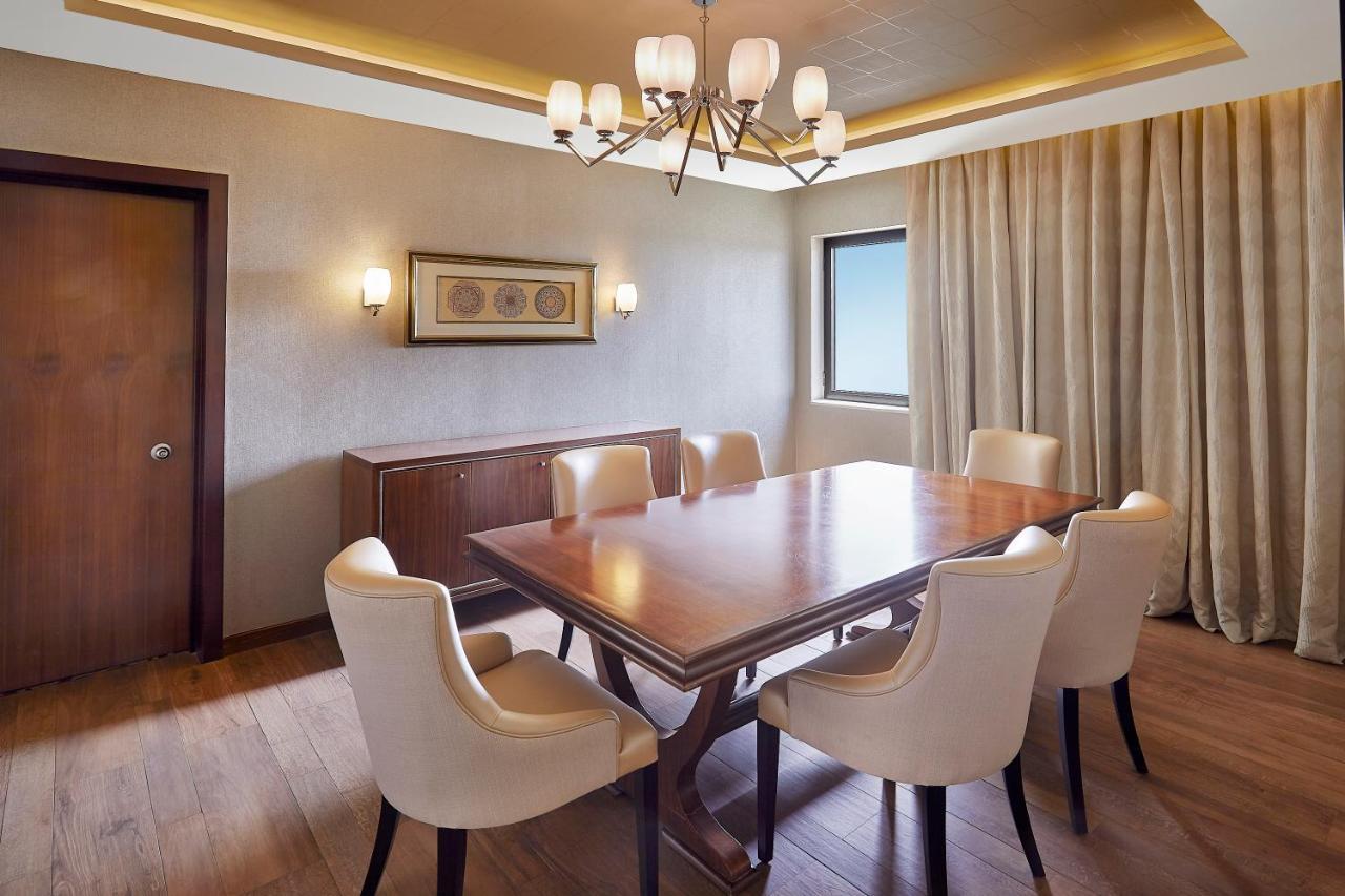 Holiday Inn Tabuk By Ihg Exterior photo