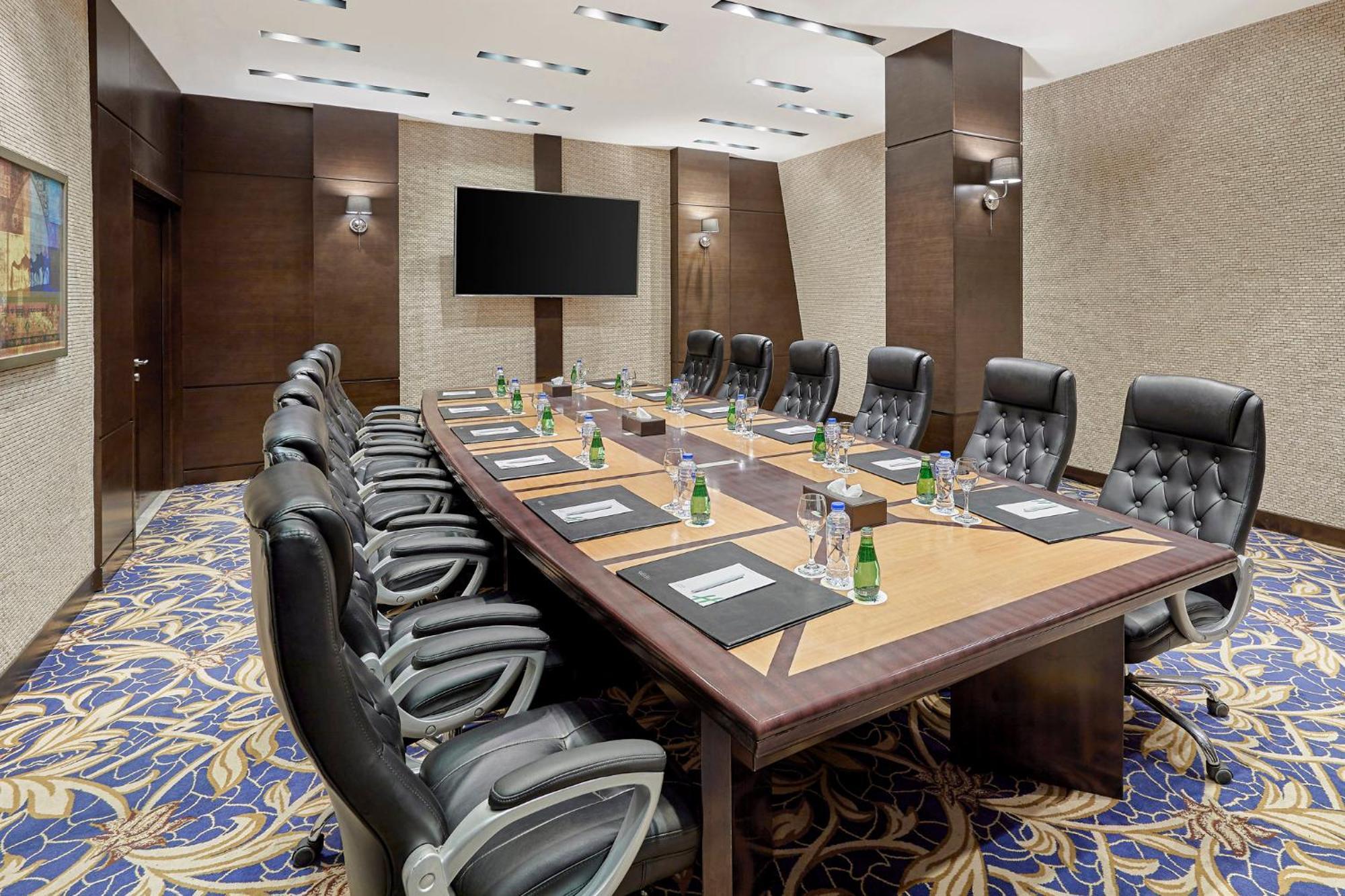 Holiday Inn Tabuk By Ihg Exterior photo