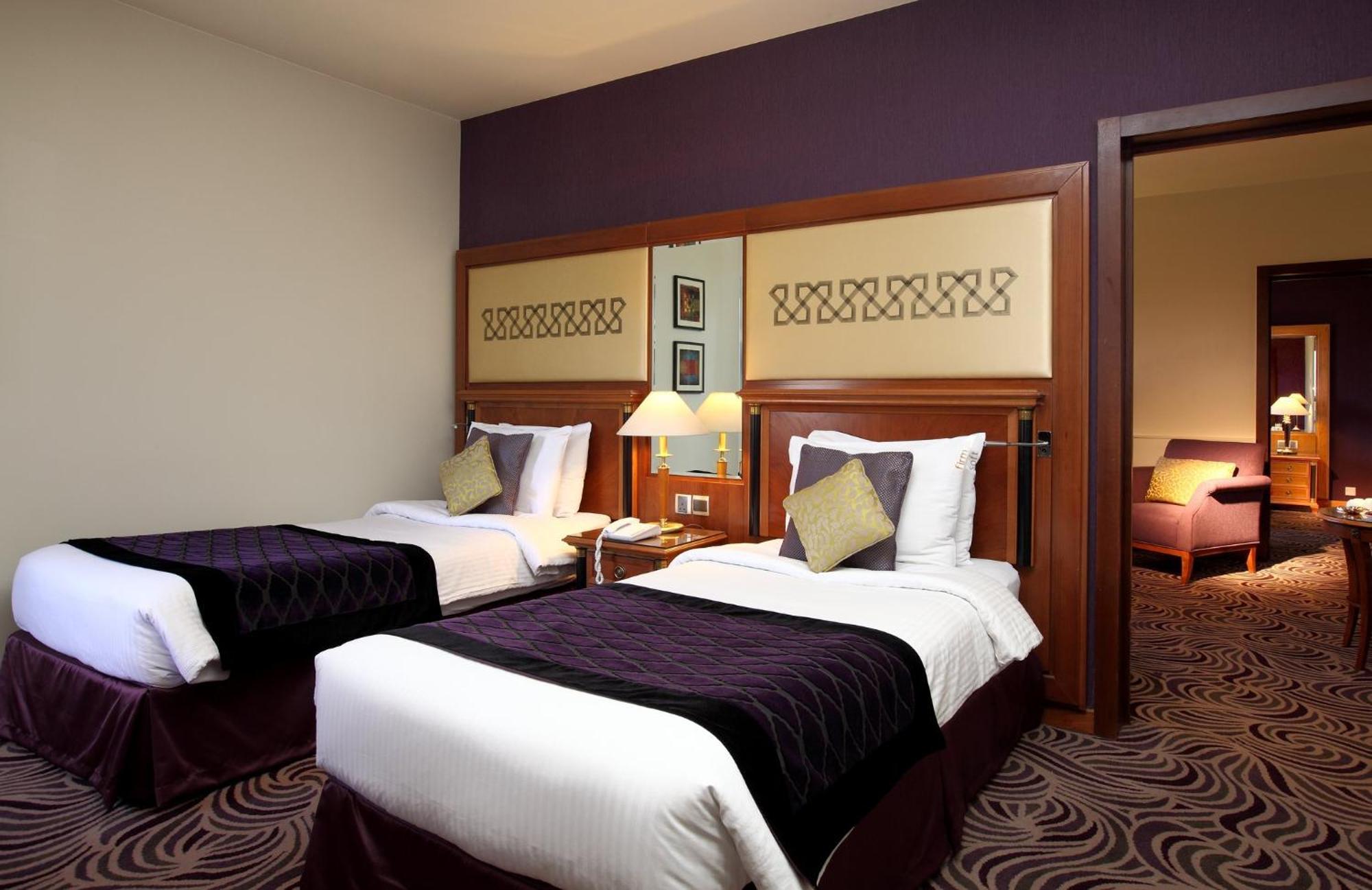 Holiday Inn Tabuk By Ihg Exterior photo