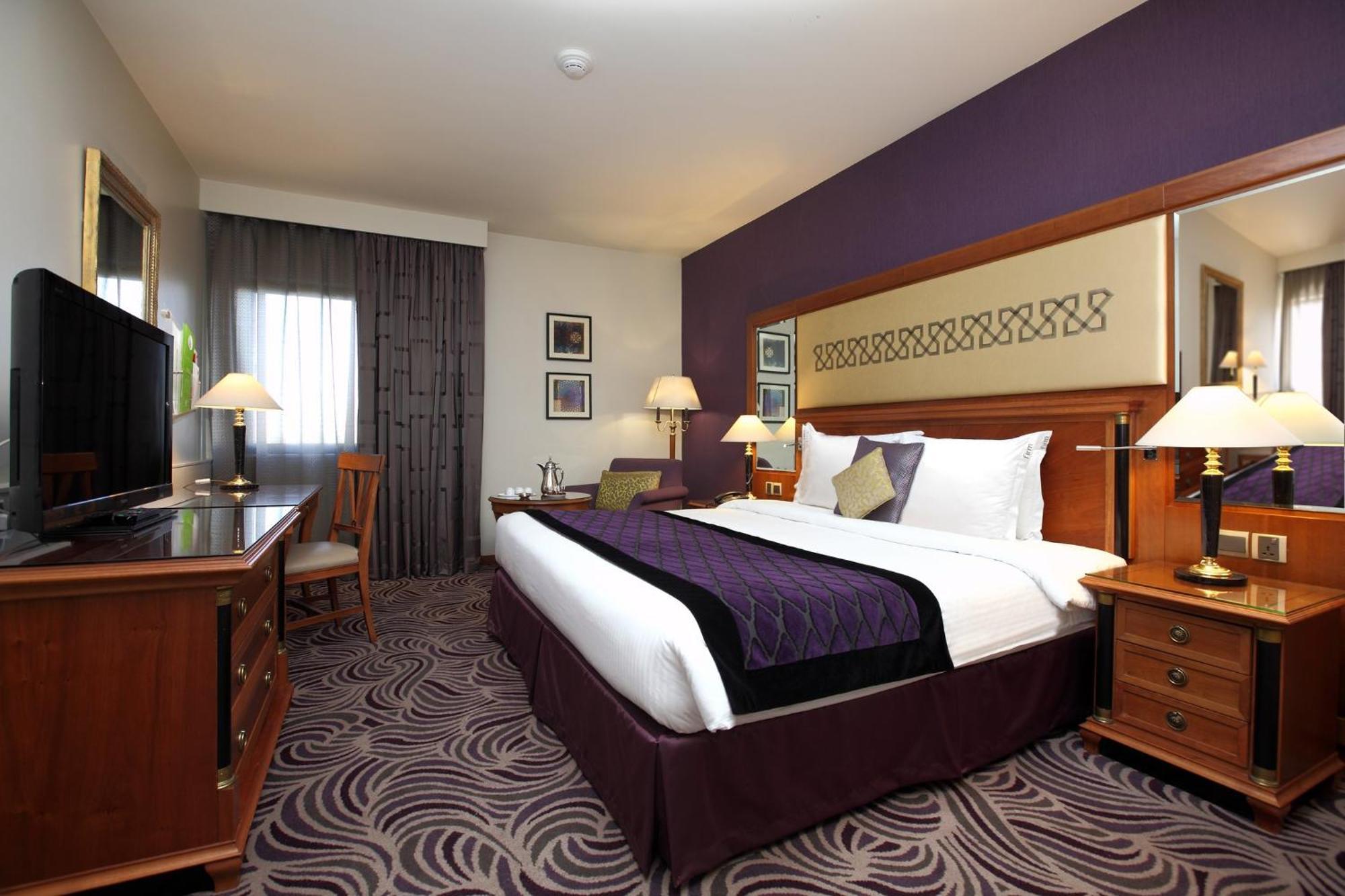 Holiday Inn Tabuk By Ihg Exterior photo